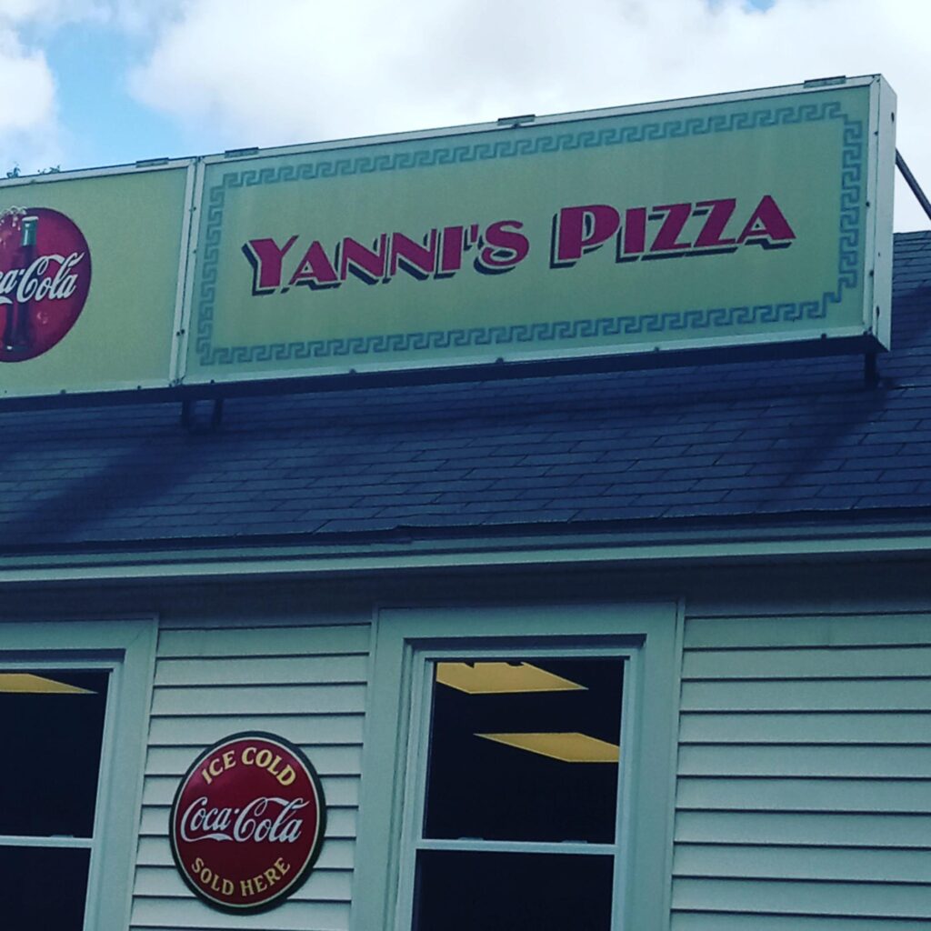 Yannis Pizza Blue Hill 1